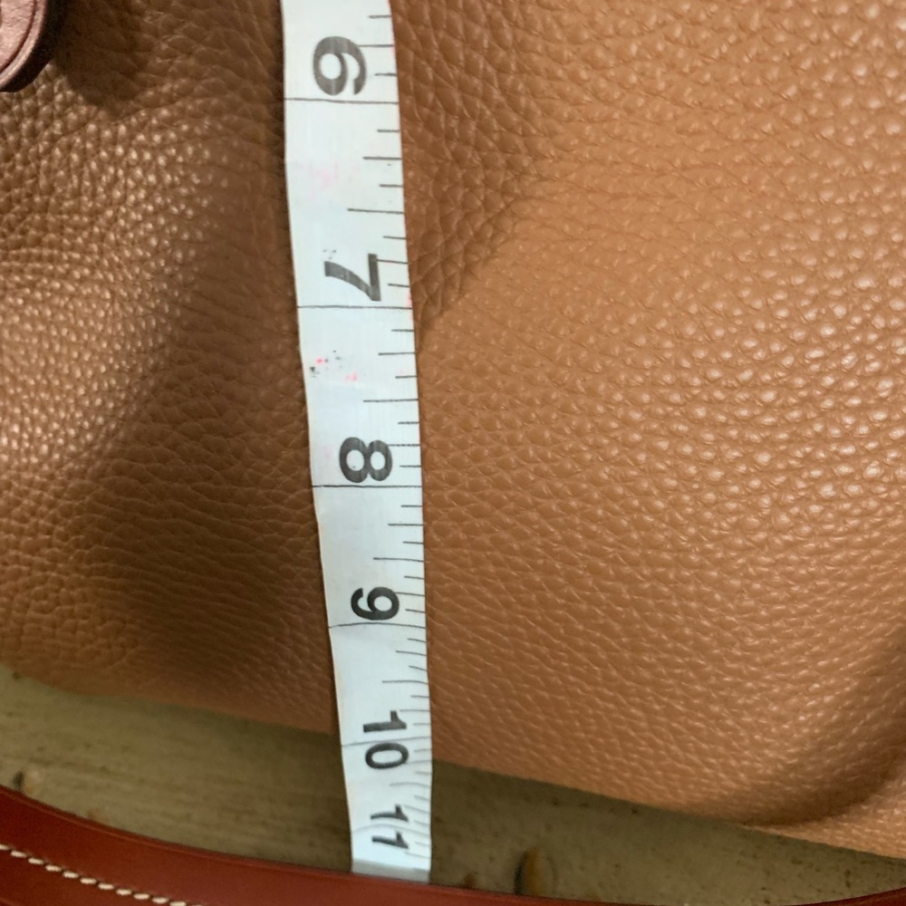 Dooney & Bourke British Tan Satchel with Gold Hardware - Picture 4 of 6